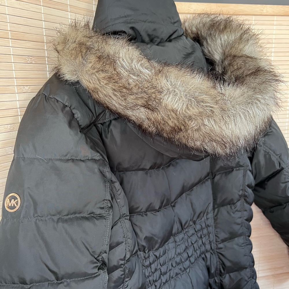 Michael Kors Army Green Puffer Coat with Fur Trim - Picture 9 of 9
